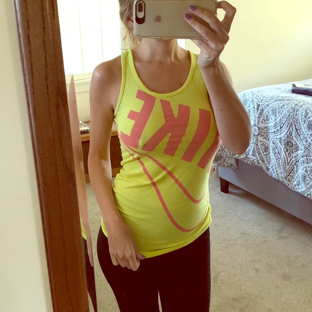 Vintage Nike workout tank - Picture 2 of 3